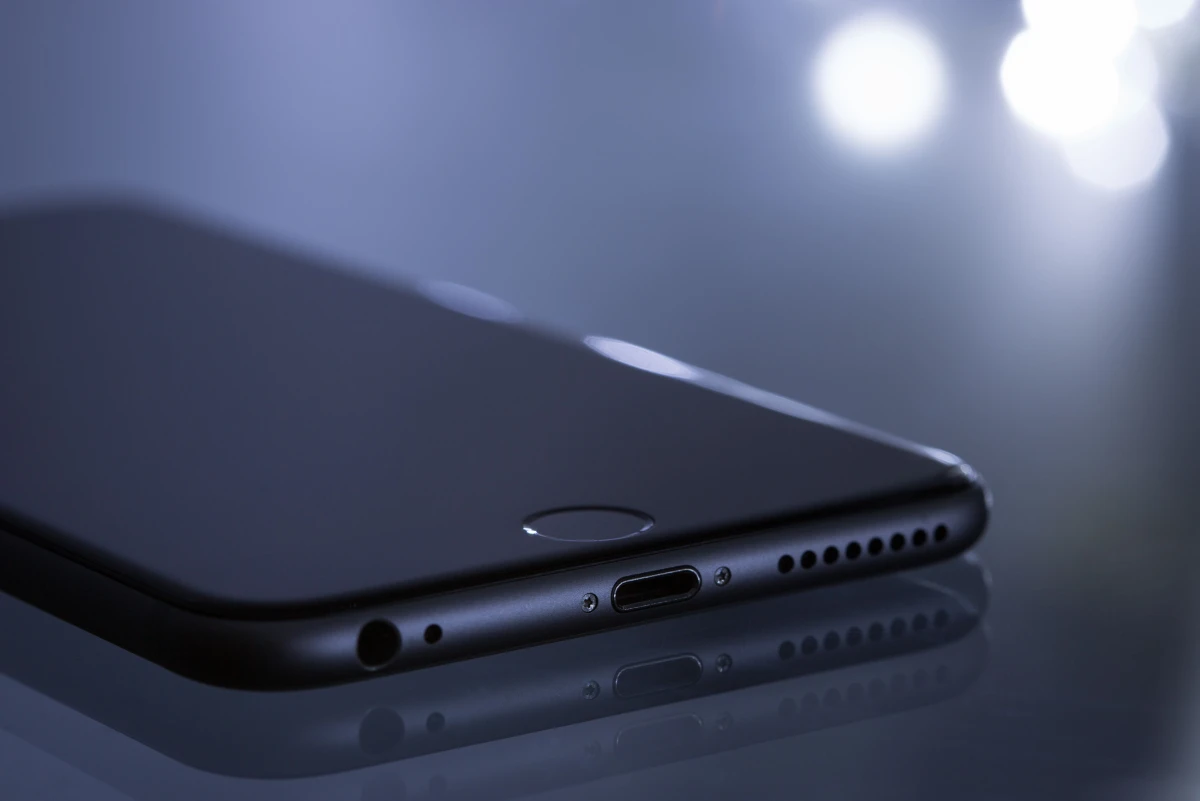iPhone Privacy Guide: App Tracking, Location, Photos, Microphone and Safety Settings