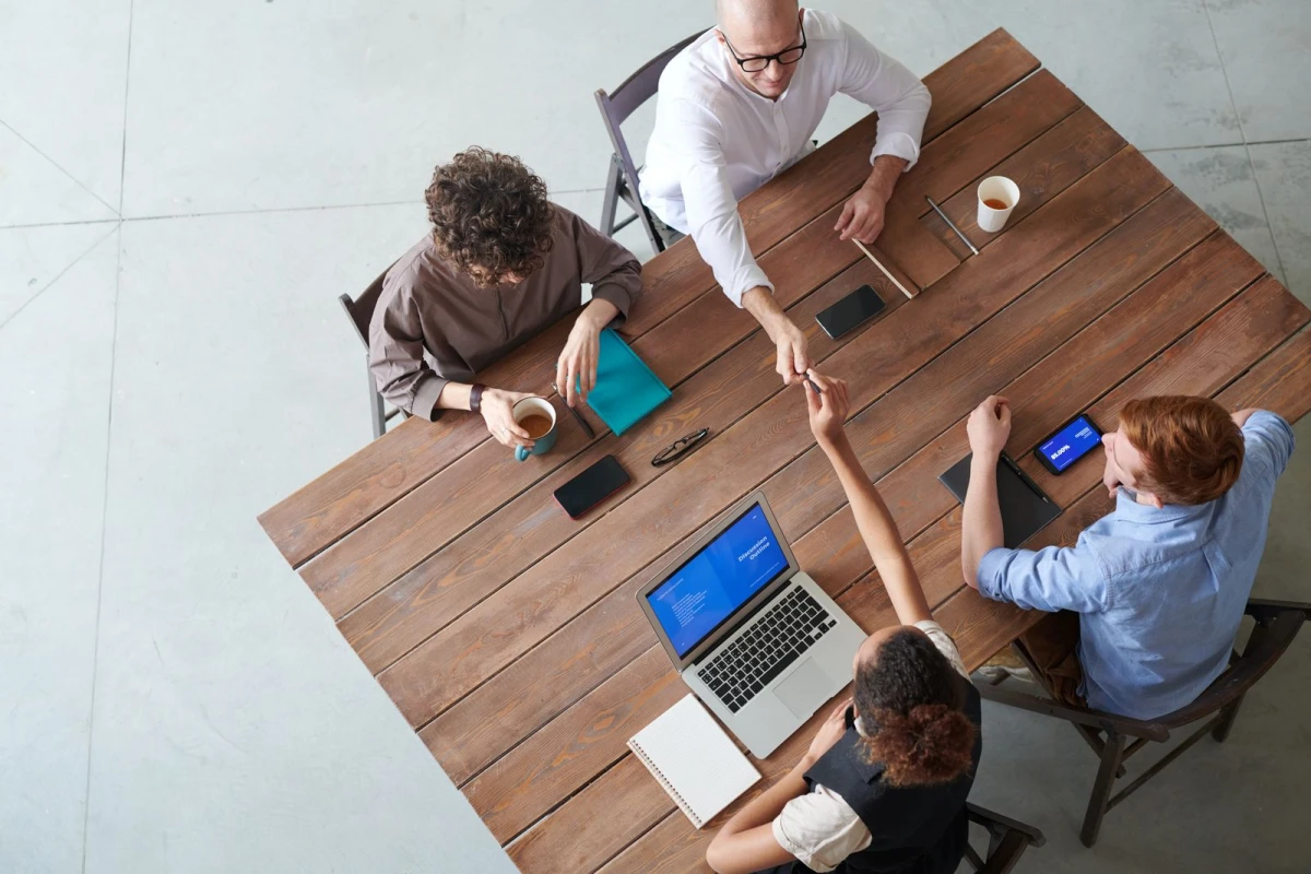 AI Automation vs AI Agents: Choosing the Right Workflow for Your Business
