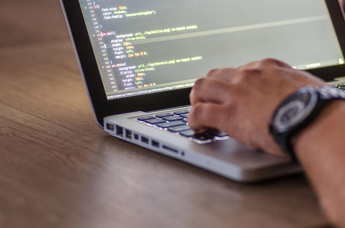Portfolio Website Review: Case Studies, Visual Proof, Story and Contact Path