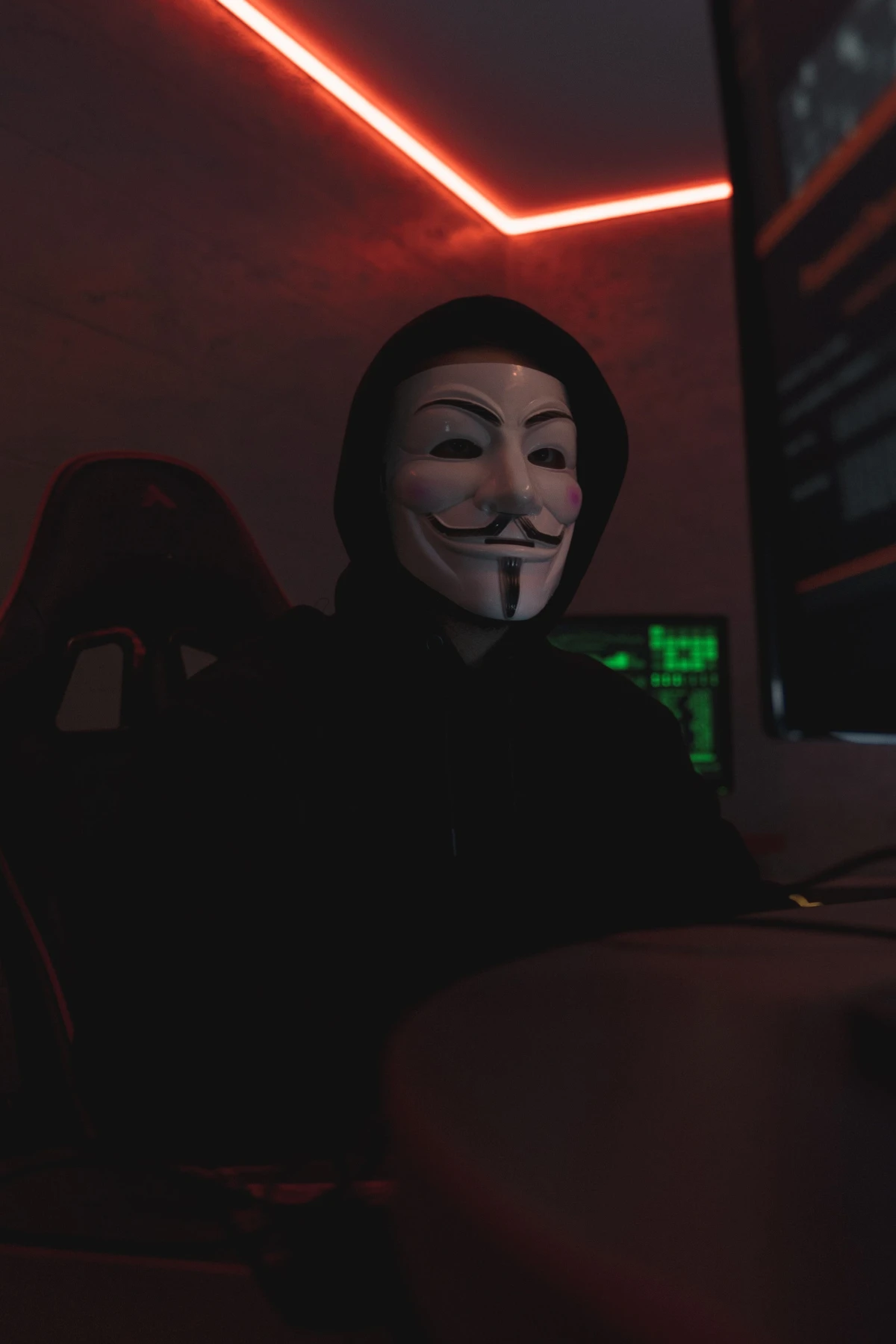 Free Antivirus Review: Limits, Ads, Privacy Trade-Offs and Realistic Safety