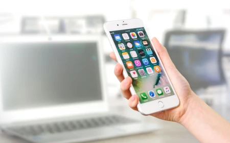 Android Lost Phone Protection Guide: Find My Device, Locks, Backups and Account Safety